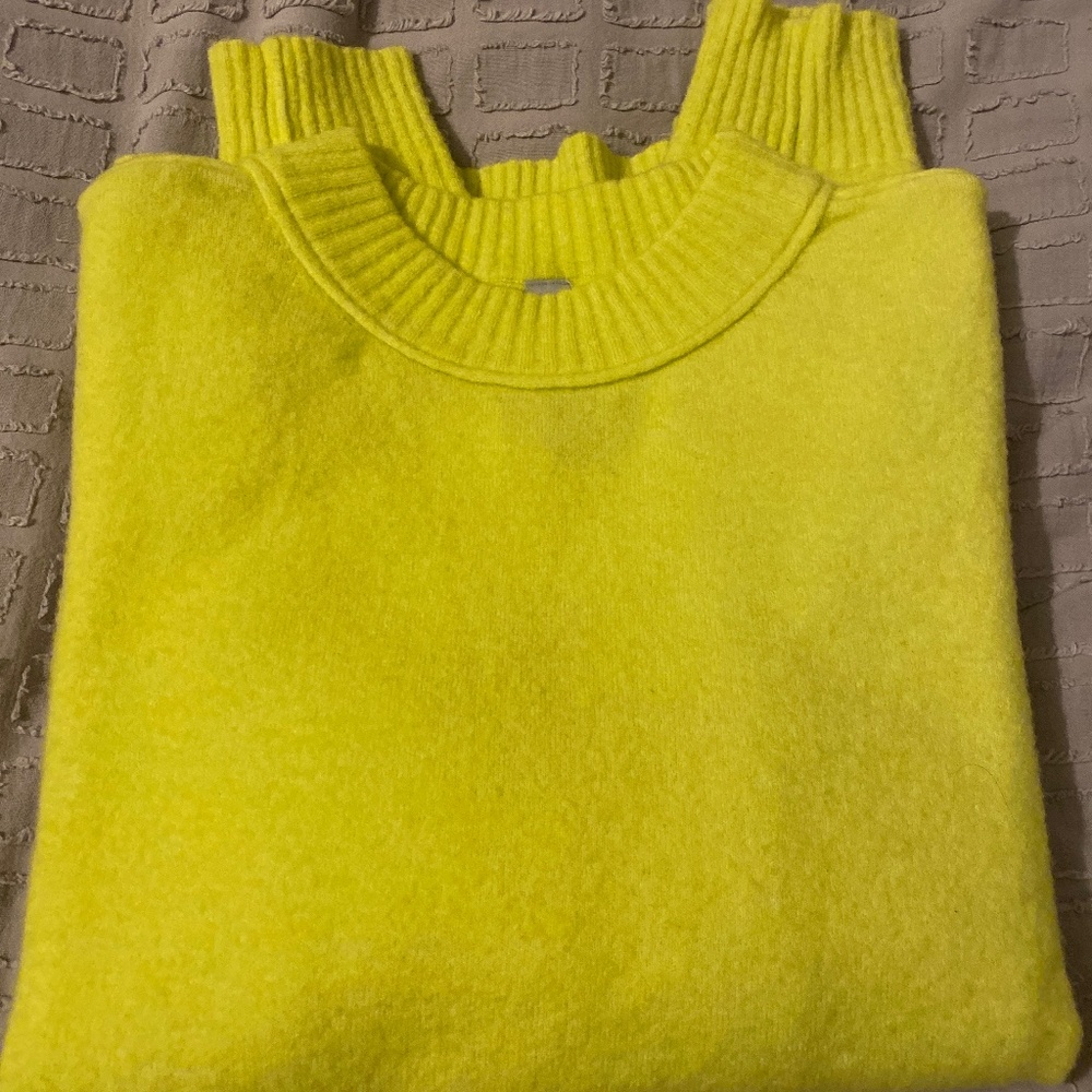 Athleta crewneck sweater